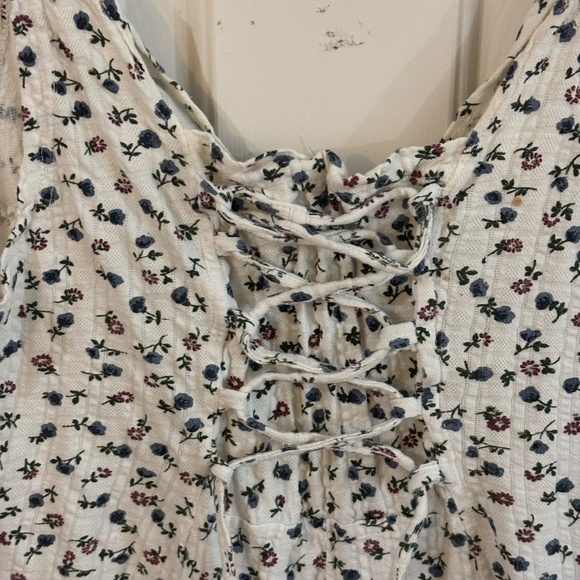 white mini 90s dress cotton like with little ditzy flowers and button up 90s y2k - Picture 4 of 12